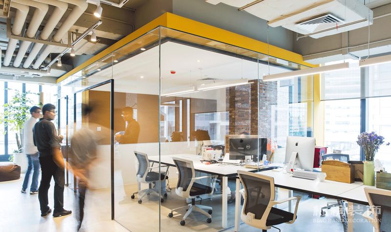 室內(nèi)設(shè)計師在設(shè)計辦公室時怎么設(shè)計布置？